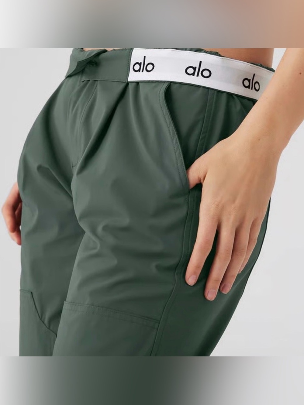 ALO Yoga Double-Knee Ankle Zip Pants — Slate Green